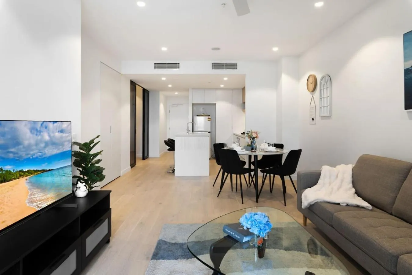 Luxurious 2Br Apt W River View Brisbane Australia